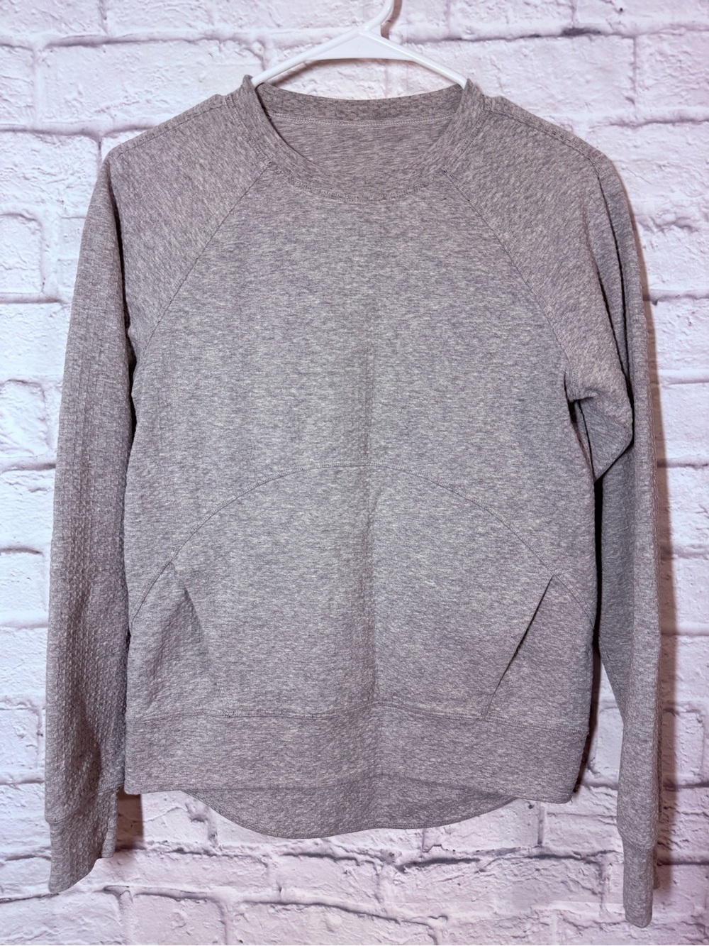 Lululemon Women’s Grey Lightweight Pullover, sz 4